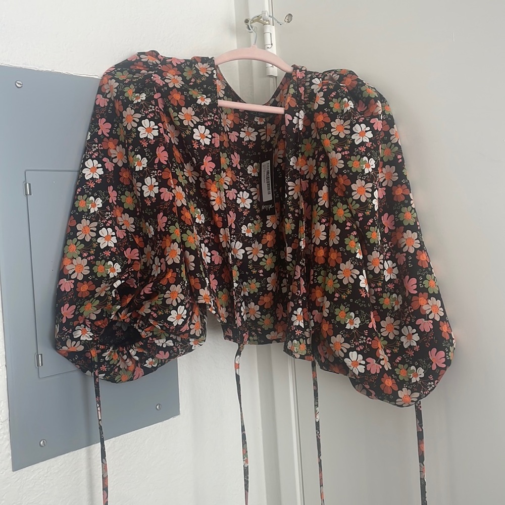 Nastygal Floral Plunge Tie Sleeve Blouse